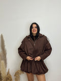 Chaqueta Urban de Noor De Luna en color negro, con diseño moderno y detalles de moda para uso casual.