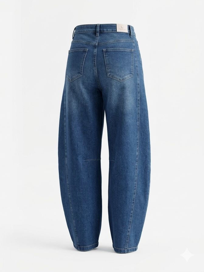 Pantalón Bloom de Noor De Luna en color neutro, con diseño cómodo y estilo moderno, visible en la imagen.